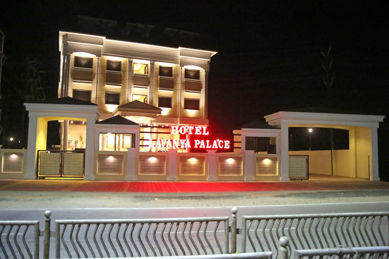 Hotel Lavanya Palace Ratlam Ngoại thất bức ảnh
