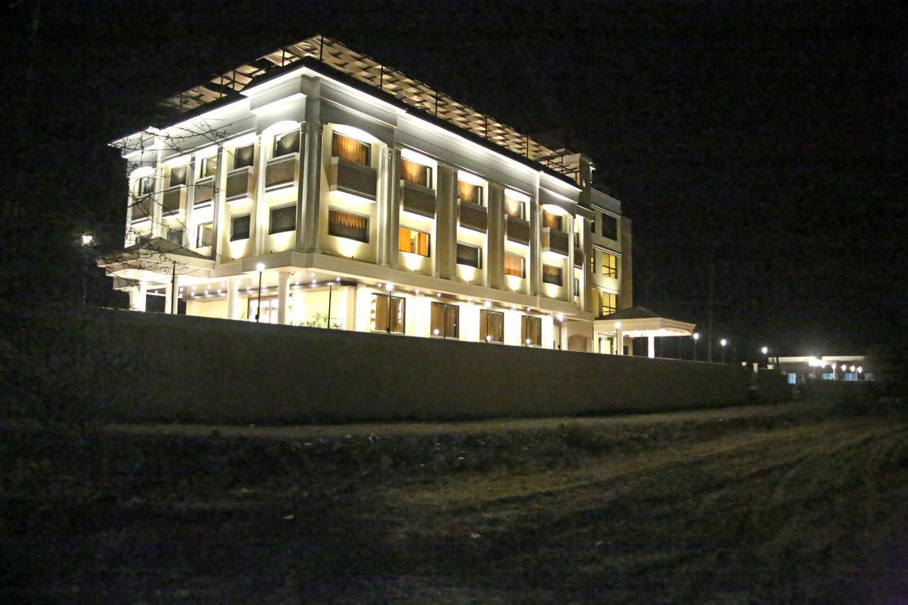 Hotel Lavanya Palace Ratlam Ngoại thất bức ảnh