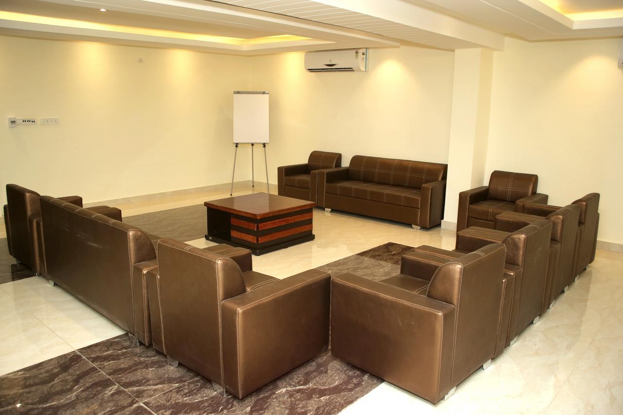 Hotel Lavanya Palace Ratlam Ngoại thất bức ảnh