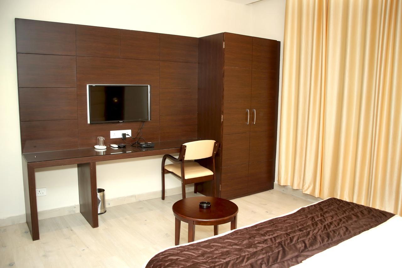 Hotel Lavanya Palace Ratlam Ngoại thất bức ảnh