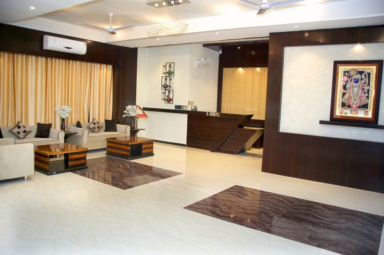 Hotel Lavanya Palace Ratlam Ngoại thất bức ảnh